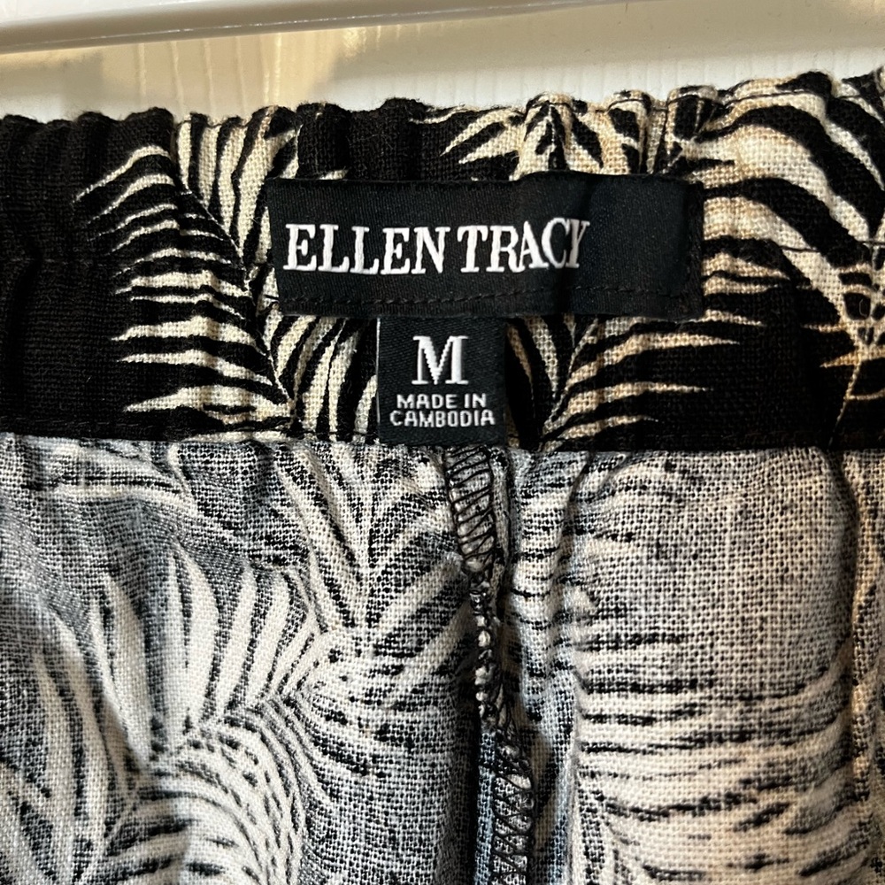 Ellen Tracy Monochrome Leaf Pattern Skort. Size M - image 4